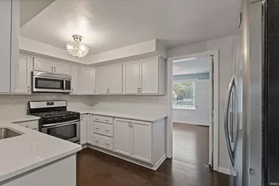 1437 E Monroe Street, South Bend, IN 46615 - Photo 5