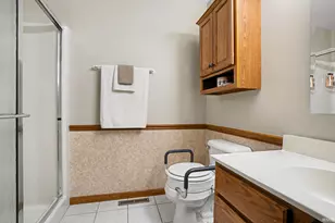 17981 Bay Winds Dr, South Bend, IN 46635 - Photo 15