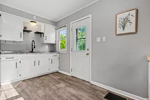 2427 Corby Blvd, South Bend, IN 46615 - Photo 9