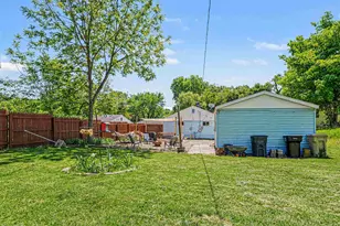 1005 Lancaster Dr, South Bend, IN 46614 - Photo 13