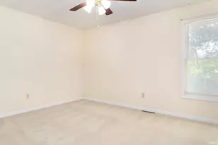 4342 Cross Creek Dr, South Bend, IN 46628 - Photo 15