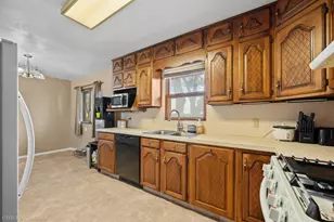 3718 Surrey Ln, South Bend, IN 46628 - Photo 9