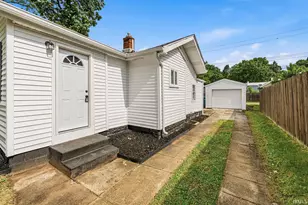 914 W Marion St, Mishawaka, IN 46545 - Photo 5
