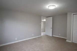 918 SW Dale St, Mishawaka, IN 46544 - Photo 5