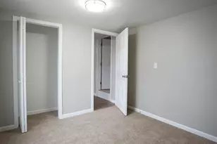 918 SW Dale St, Mishawaka, IN 46544 - Photo 3
