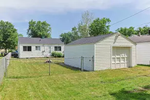 1134 Kinyon St, South Bend, IN 46616 - Photo 35