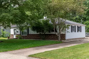 2527 Sampson St, South Bend, IN 46614 - Photo 3