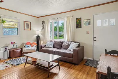 1025 W Battell Street, Mishawaka, IN 46545 - Photo 5