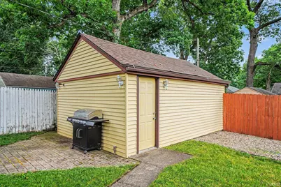 1025 W Battell Street, Mishawaka, IN 46545 - Photo 19