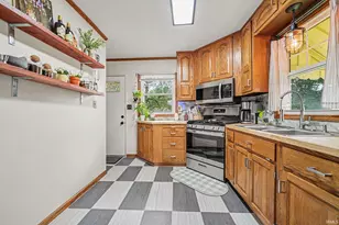 1025 W Battell St, Mishawaka, IN 46545 - Photo 13