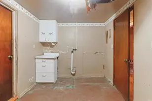 516 E Dragoon Trl, Mishawaka, IN 46544 - Photo 11