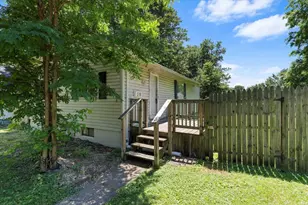 1218 Kinyon St, South Bend, IN 46616 - Photo 3