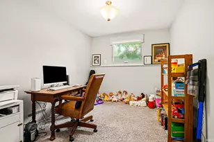 2009 Scottswood Cir, South Bend, IN 46617 - Photo 11