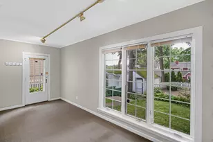 917 W Lawrence St, Mishawaka, IN 46545 - Photo 7