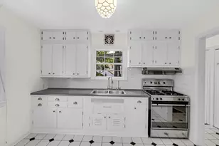 917 W Lawrence St, Mishawaka, IN 46545 - Photo 13