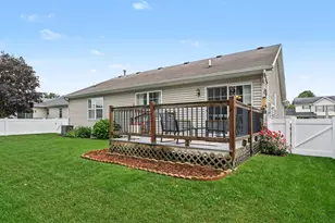 3330 Stone Briar Dr, South Bend, IN 46628 - Photo 23