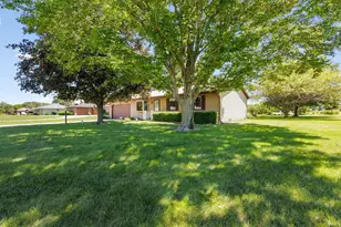 57302 Peggy Dr, South Bend, IN 46619 - Photo 3