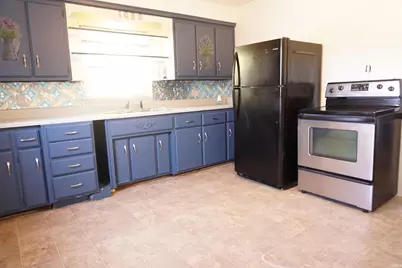 800 W Lusher Avenue, Elkhart, IN 46517 - Photo 5