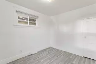 717 N Brookfield St, South Bend, IN 46628 - Photo 7