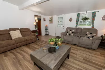 21085 Cabot Avenue, Lakeville, IN 46536 - Photo 5