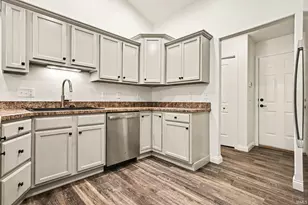 50292 Linnwood Dr, Elkhart, IN 46514 - Photo 9