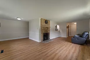 2620 Southridge Dr, South Bend, IN 46614 - Photo 3