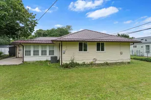 2620 Southridge Dr, South Bend, IN 46614 - Photo 17