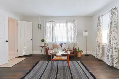 811 E Ewing Avenue, South Bend, IN 46613 - Photo 3