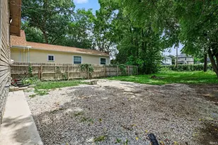 353 W Indiana Ave, Elkhart, IN 46613 - Photo 13