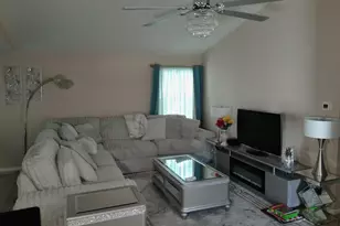 2106 Spring Hill Dr, South Bend, IN 46628 - Photo 13