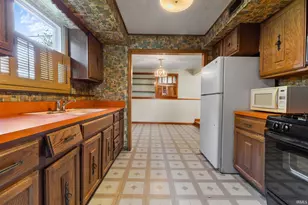636 N State St, Mishawaka, IN 46544 - Photo 9