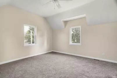 916 S 35th Street, South Bend, IN 46615 - Photo 15