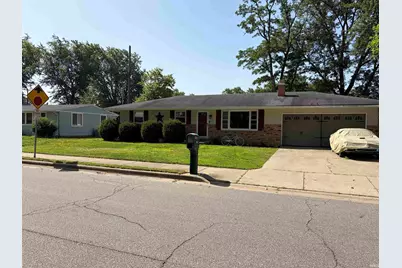 825 W Lowell Avenue, Mishawaka, IN 46545 - Photo 1