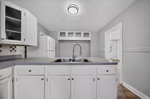 601 E Irvington Ave, South Bend, IN 46614 - Photo 5
