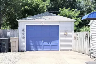 415 Manchester Dr, South Bend, IN 46615 - Photo 3