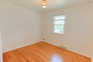 1915 Altgeld St, South Bend, IN 46614 - Photo 15