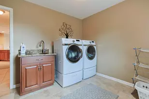 1360 Deerfield Ct, South Bend, IN 46614 - Photo 27