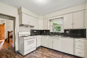 123 E Victoria St, South Bend, IN 46614 - Photo 9