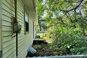 2219 W Bulla St, South Bend, IN 46628 - Photo 19