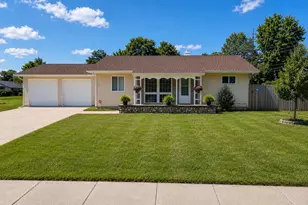 1207 Manchester Dr, South Bend, IN 46615 - Photo 1