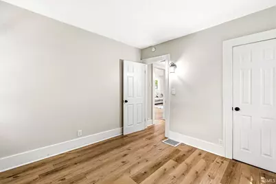 317 N Sunnyside Avenue, South Bend, IN 46617 - Photo 17