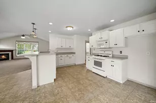 6433 Armstrong Dr, South Bend, IN 46614 - Photo 5