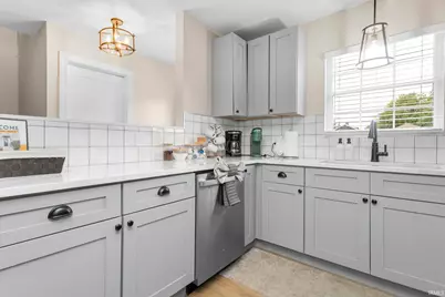 429 N Eddy Street, South Bend, IN 46617 - Photo 9