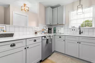 429 N Eddy St, South Bend, IN 46617 - Photo 9