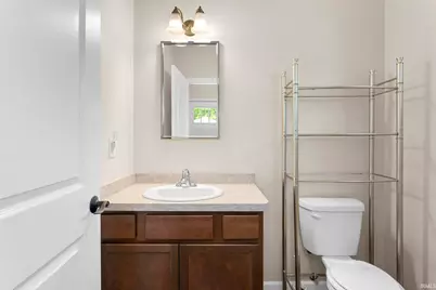 915 W Oak Street, South Bend, IN 46616 - Photo 17
