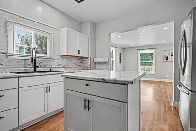 946 S 25th Street, South Bend, IN 46615 - Photo 11