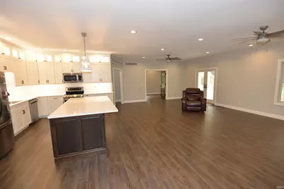 52427 Lynnewood Avenue, South Bend, IN 46628 - Photo 9