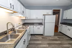 807 Emerson St, Goshen, IN 46526 - Photo 13