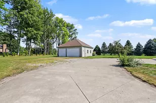 19090 Roosevelt Rd, South Bend, IN 46614 - Photo 35