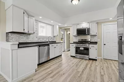 227 E 9th Street, Mishawaka, IN 46544 - Photo 11